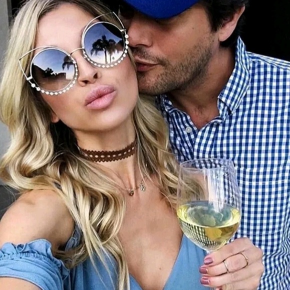 New Luxury Rhinestone Oversized Cateye Sunglasses - Picture 4 of 7